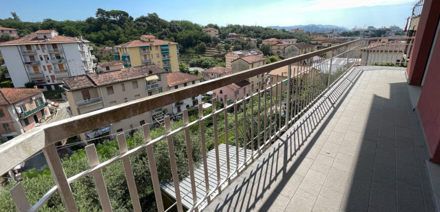 Valdellora – 170 mq. utili con grande giardino e 75 mq. di cantine