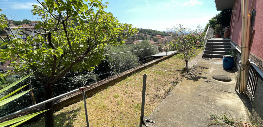 Valdellora – 170 mq. utili con grande giardino e 75 mq. di cantine