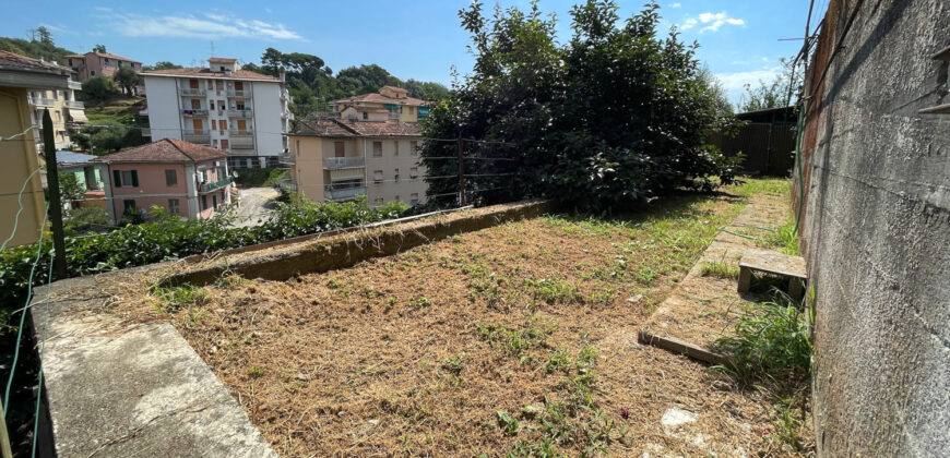 Valdellora – 170 mq. utili con grande giardino e 75 mq. di cantine