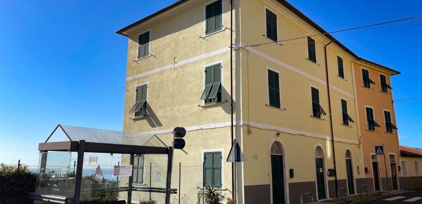 Collina Lerici – 5 vani con stupenda vista mare