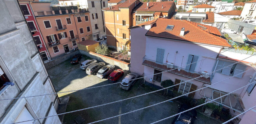 Migliarina – arioso quadrilocale con balconate e posto auto